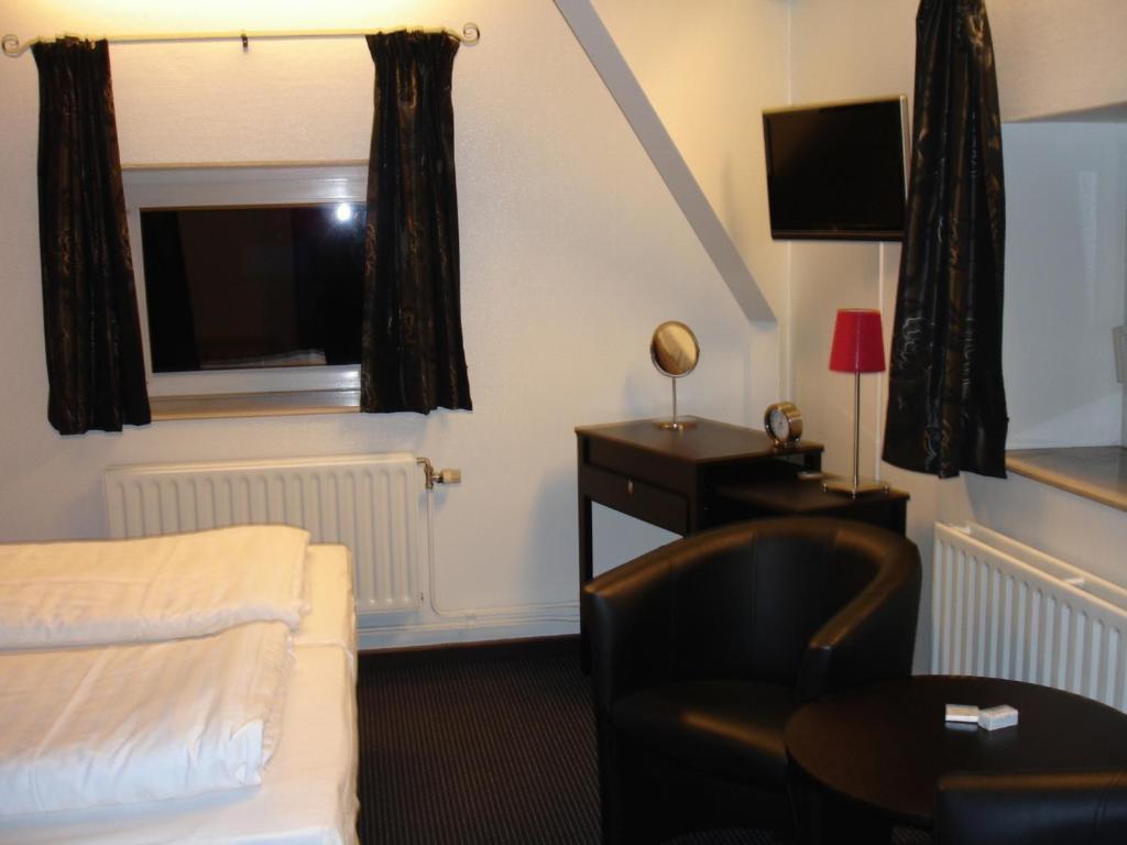 Hotel Admiraal Lanaken Zimmer foto