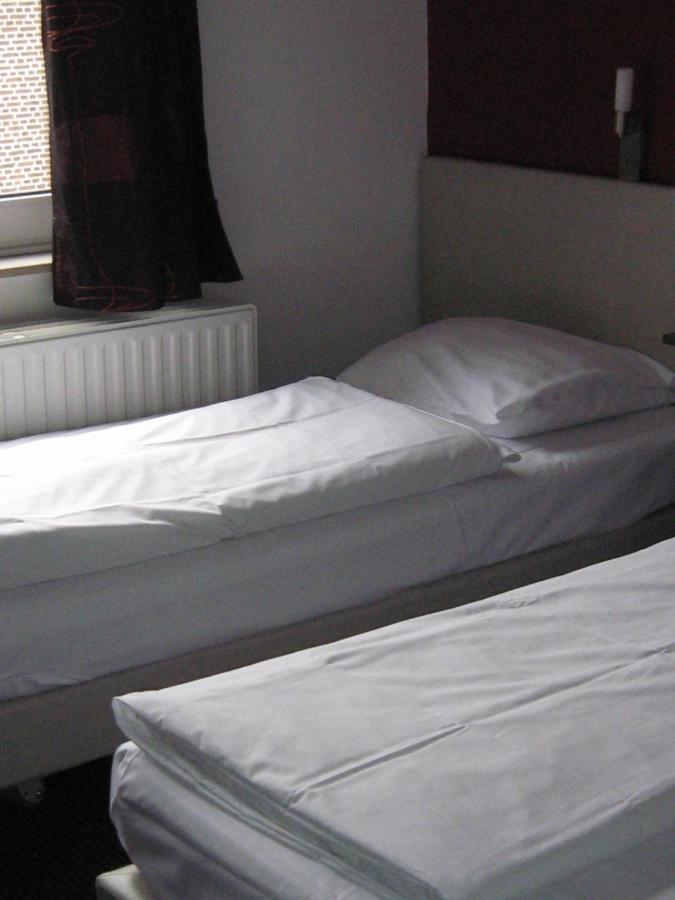 Hotel Admiraal Lanaken Zimmer foto