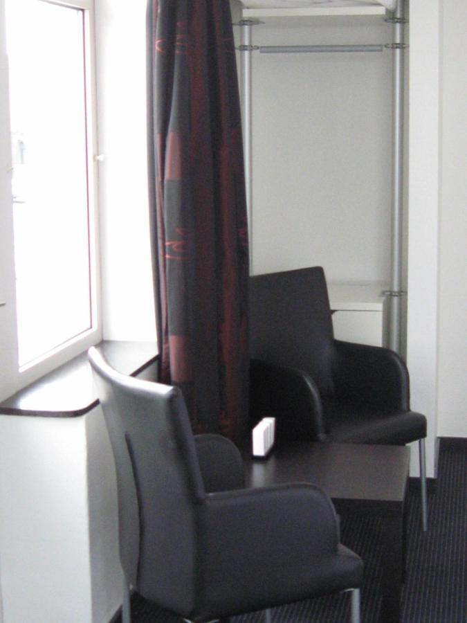 Hotel Admiraal Lanaken Zimmer foto