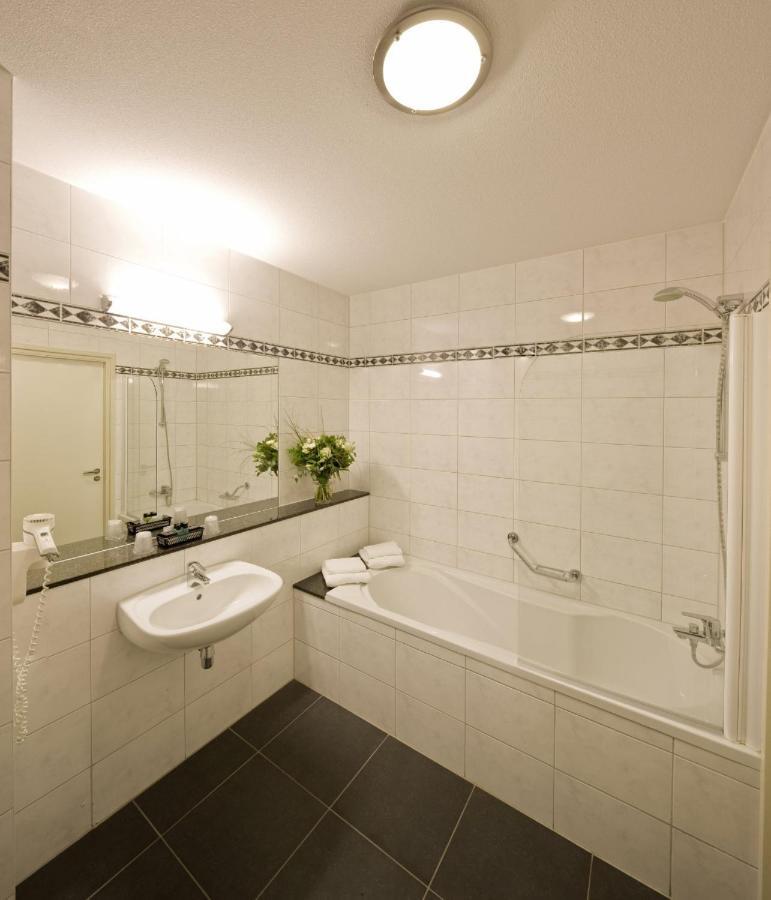 Hotel Admiraal Lanaken Zimmer foto